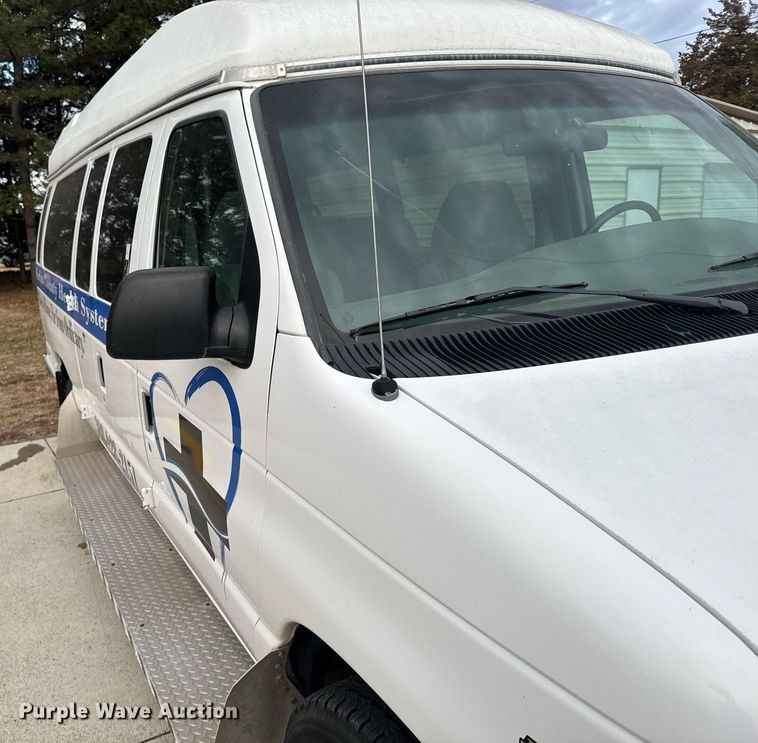image for item DX3928 1999 Ford E350 Super Duty XLT handicap accessible van