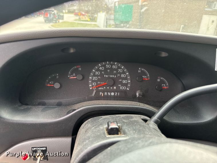 image for item DX3928 1999 Ford E350 Super Duty XLT handicap accessible van