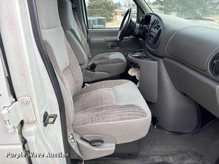 image for item DX3928 1999 Ford E350 Super Duty XLT handicap accessible van