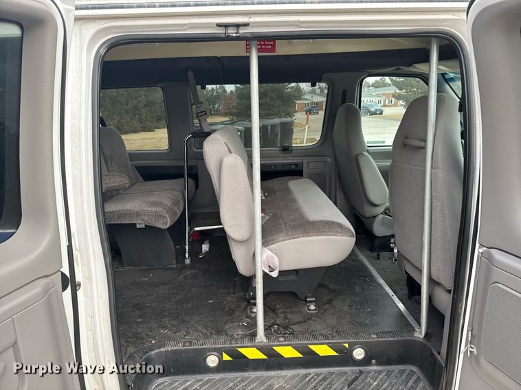 image for item DX3928 1999 Ford E350 Super Duty XLT handicap accessible van