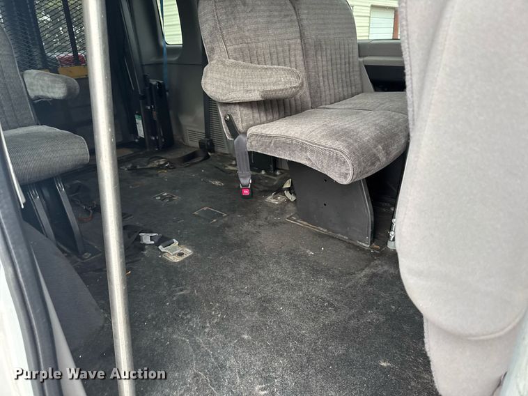 image for item DX3928 1999 Ford E350 Super Duty XLT handicap accessible van