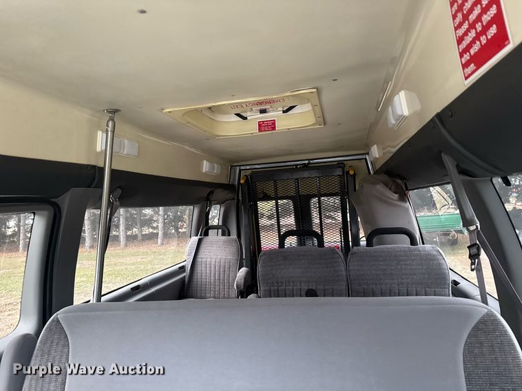 image for item DX3928 1999 Ford E350 Super Duty XLT handicap accessible van
