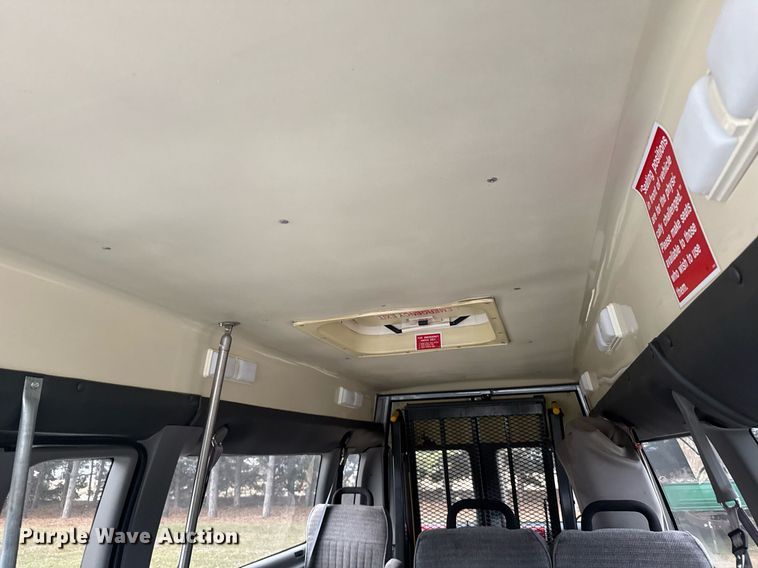 image for item DX3928 1999 Ford E350 Super Duty XLT handicap accessible van