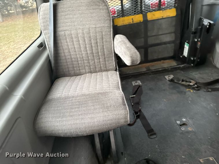 image for item DX3928 1999 Ford E350 Super Duty XLT handicap accessible van