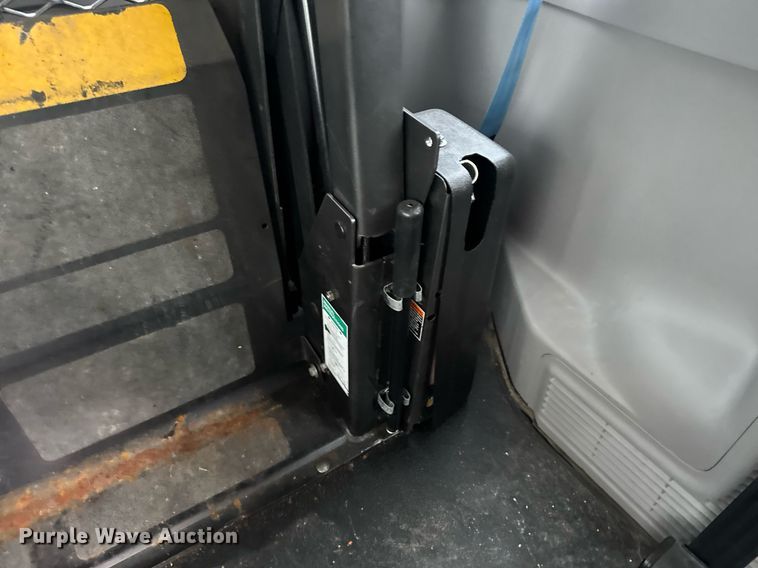 image for item DX3928 1999 Ford E350 Super Duty XLT handicap accessible van