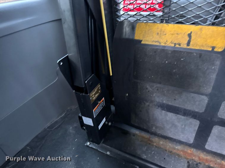 image for item DX3928 1999 Ford E350 Super Duty XLT handicap accessible van