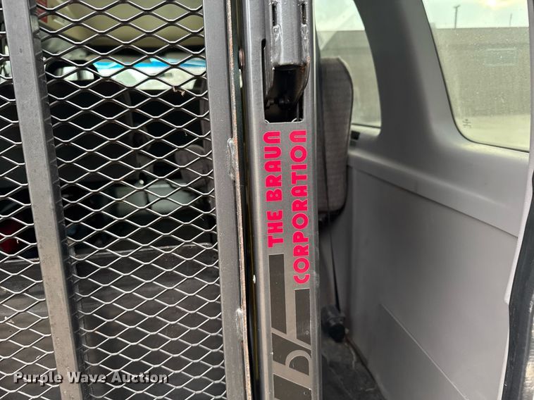 image for item DX3928 1999 Ford E350 Super Duty XLT handicap accessible van