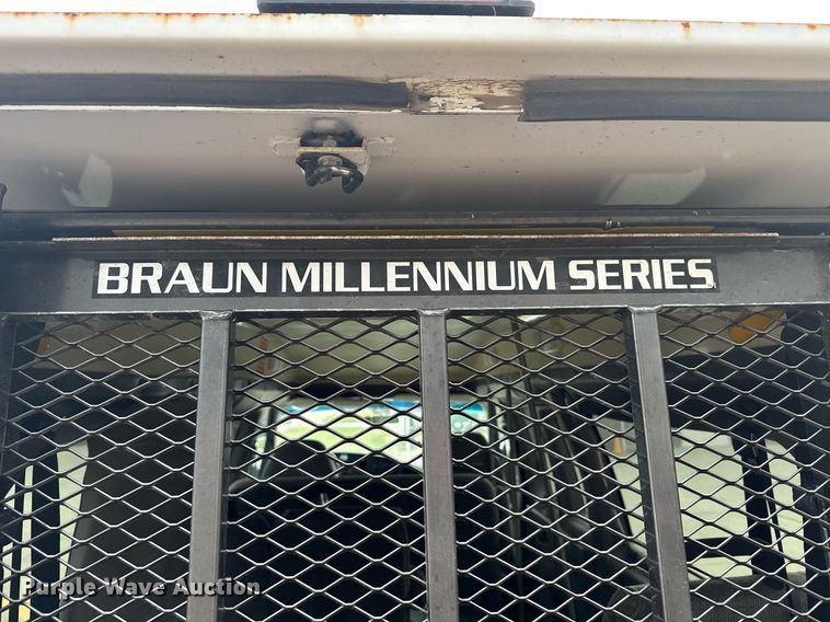 image for item DX3928 1999 Ford E350 Super Duty XLT handicap accessible van