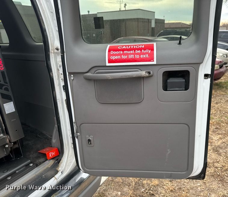 image for item DX3928 1999 Ford E350 Super Duty XLT handicap accessible van