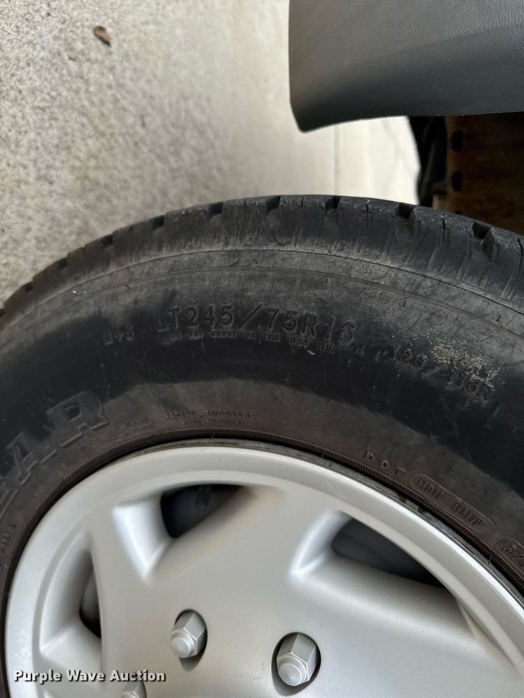 image for item DX3928 1999 Ford E350 Super Duty XLT handicap accessible van