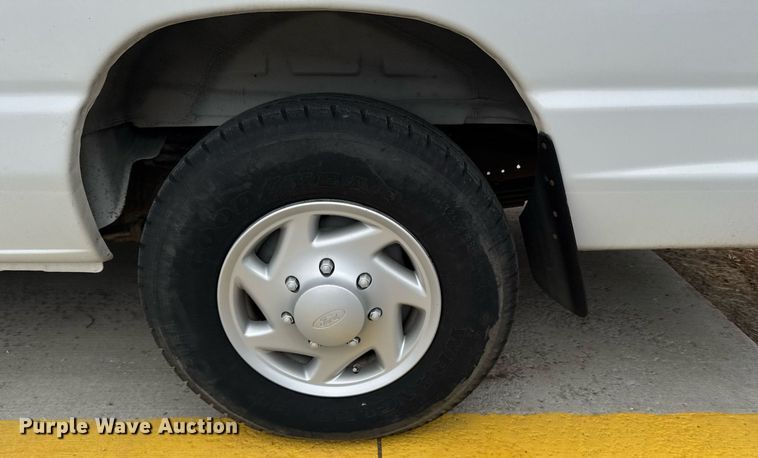 image for item DX3928 1999 Ford E350 Super Duty XLT handicap accessible van