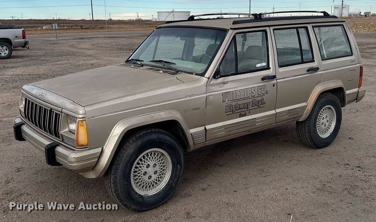 image for item DX3930 1993 Jeep Cherokee SUV