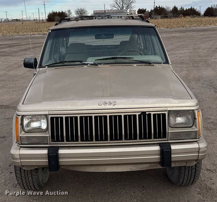 image for item DX3930 1993 Jeep Cherokee SUV