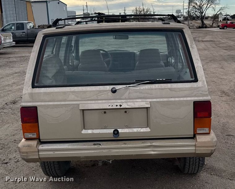 image for item DX3930 1993 Jeep Cherokee SUV