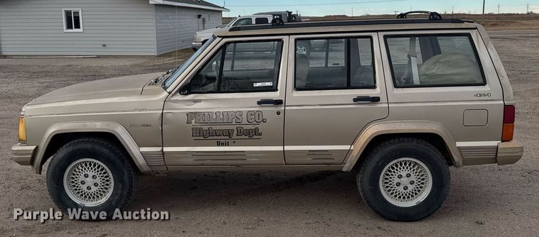 image for item DX3930 1993 Jeep Cherokee SUV