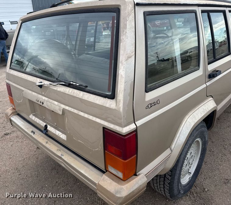 image for item DX3930 1993 Jeep Cherokee SUV