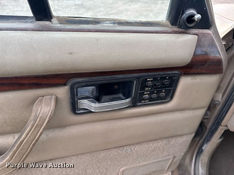 image for item DX3930 1993 Jeep Cherokee SUV