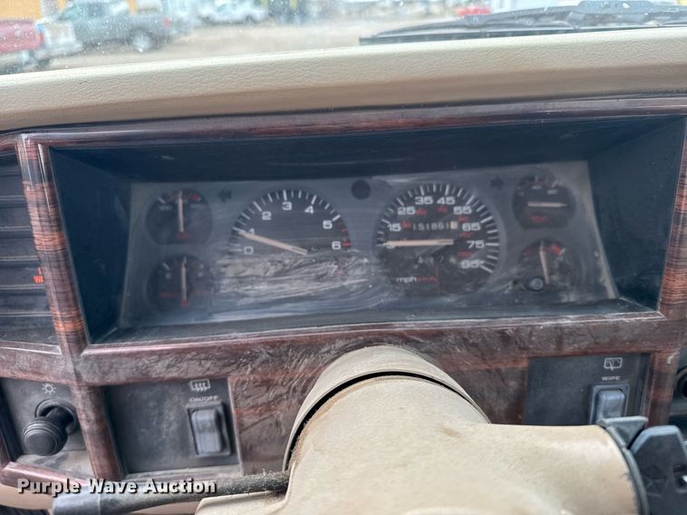 image for item DX3930 1993 Jeep Cherokee SUV