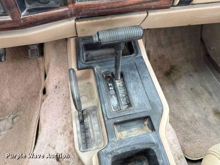 image for item DX3930 1993 Jeep Cherokee SUV