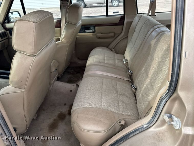 image for item DX3930 1993 Jeep Cherokee SUV