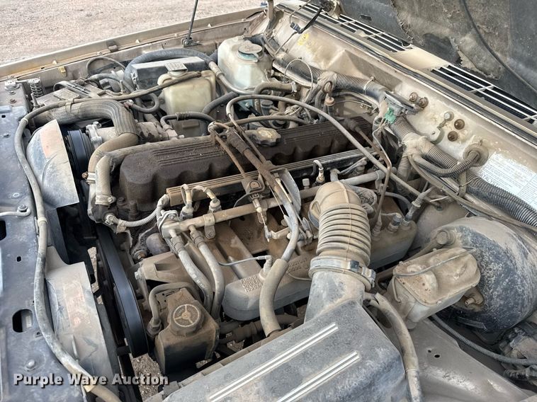 image for item DX3930 1993 Jeep Cherokee SUV