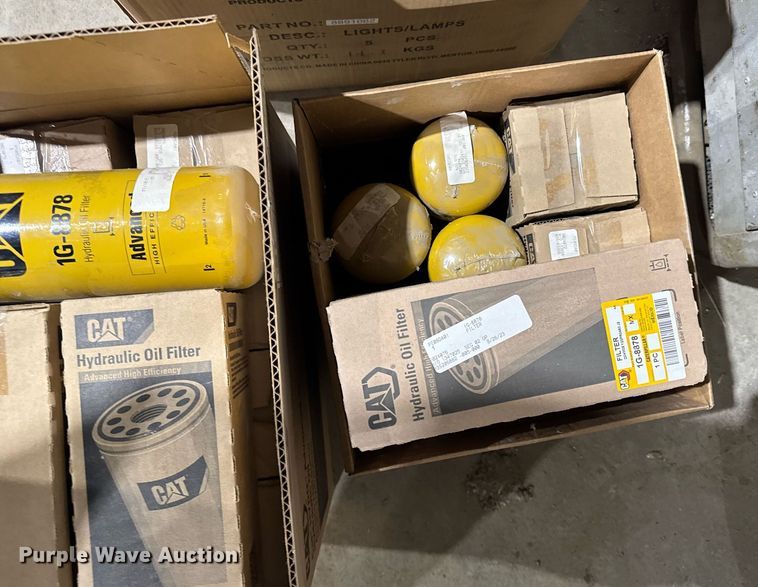 image for item DX3932 Approximately 29 Caterpillar 1G-8878 filters