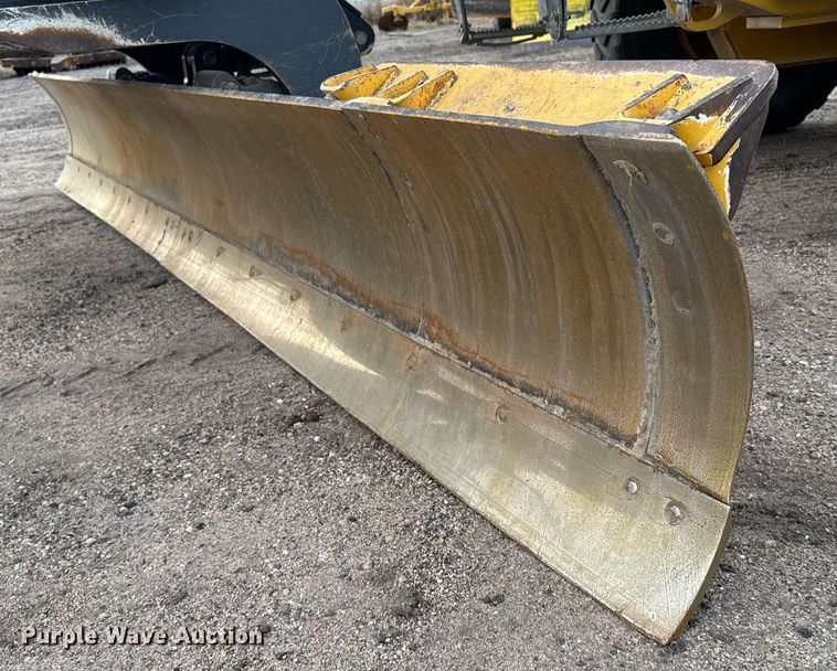 image for item DX3934 2007 John Deere 670D motor grader