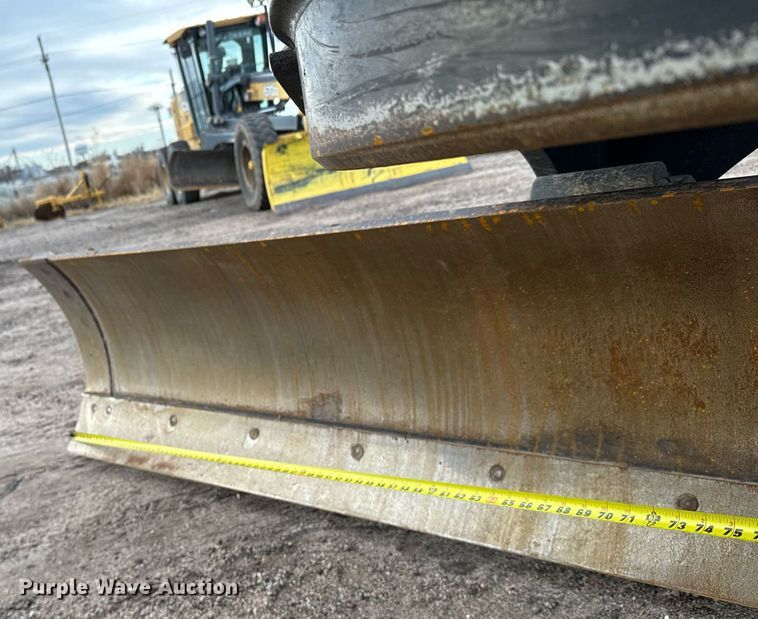 image for item DX3934 2007 John Deere 670D motor grader