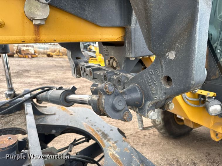 image for item DX3934 2007 John Deere 670D motor grader