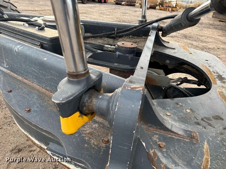 image for item DX3934 2007 John Deere 670D motor grader