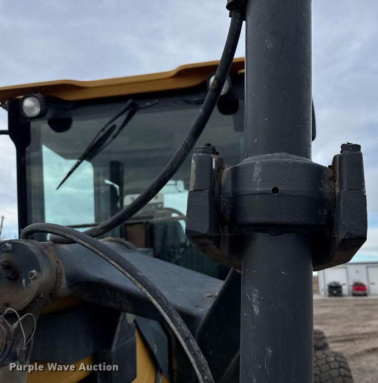 image for item DX3934 2007 John Deere 670D motor grader