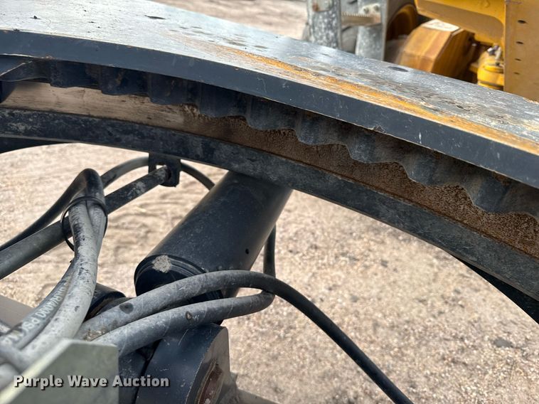 image for item DX3934 2007 John Deere 670D motor grader