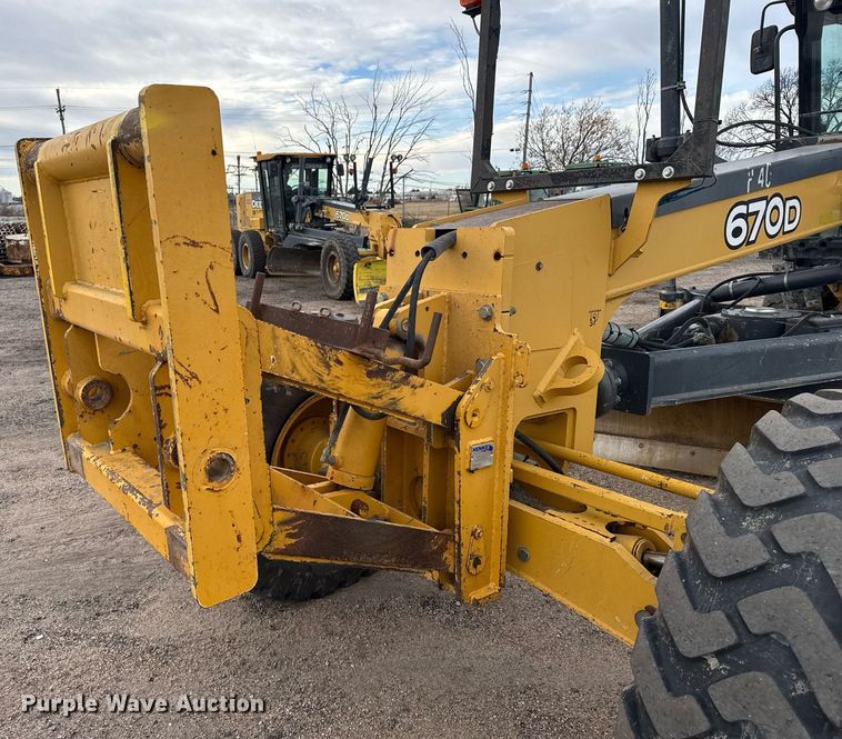 image for item DX3934 2007 John Deere 670D motor grader