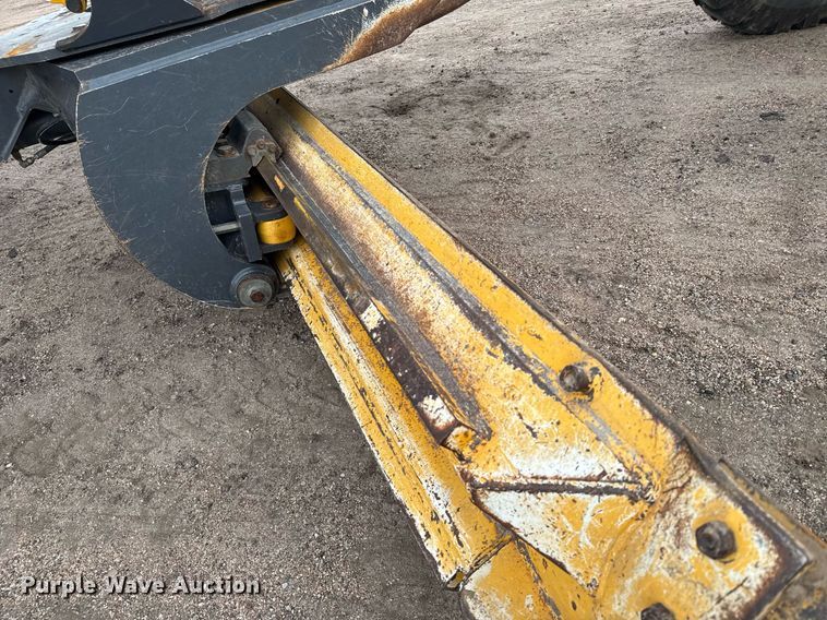 image for item DX3934 2007 John Deere 670D motor grader