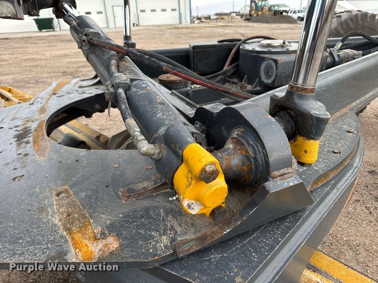 image for item DX3934 2007 John Deere 670D motor grader