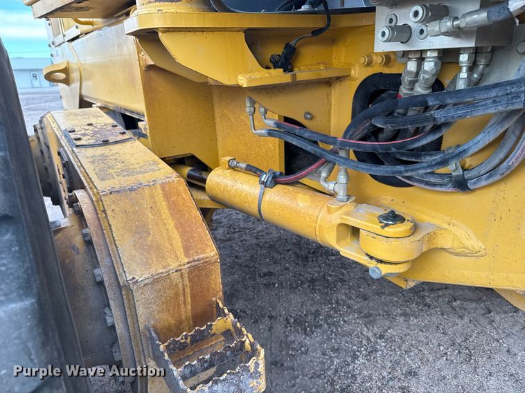 image for item DX3934 2007 John Deere 670D motor grader