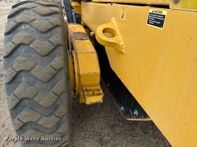 image for item DX3934 2007 John Deere 670D motor grader