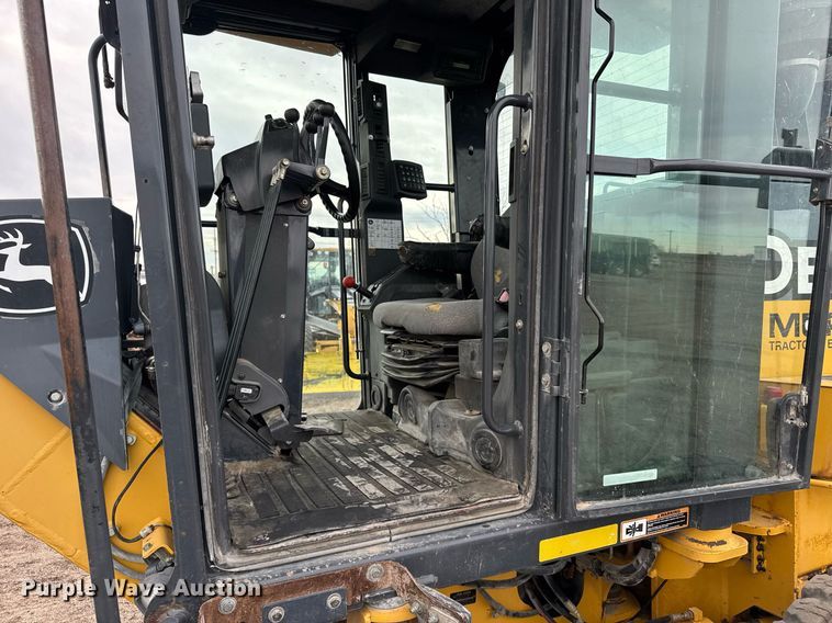 image for item DX3934 2007 John Deere 670D motor grader