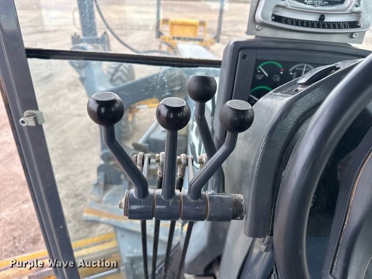 image for item DX3934 2007 John Deere 670D motor grader