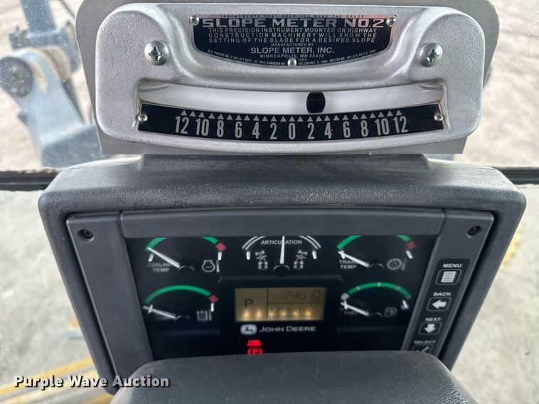 image for item DX3934 2007 John Deere 670D motor grader