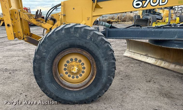 image for item DX3934 2007 John Deere 670D motor grader
