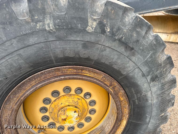 image for item DX3934 2007 John Deere 670D motor grader