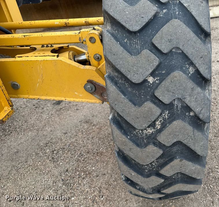 image for item DX3934 2007 John Deere 670D motor grader