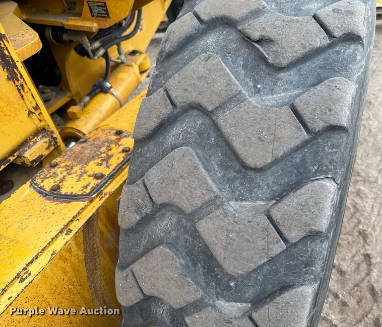 image for item DX3934 2007 John Deere 670D motor grader