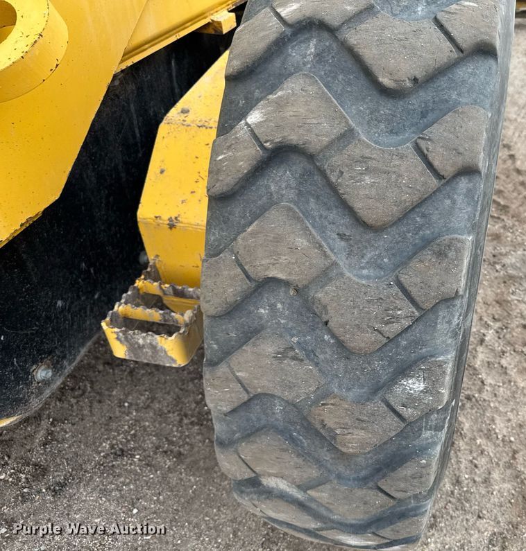 image for item DX3934 2007 John Deere 670D motor grader