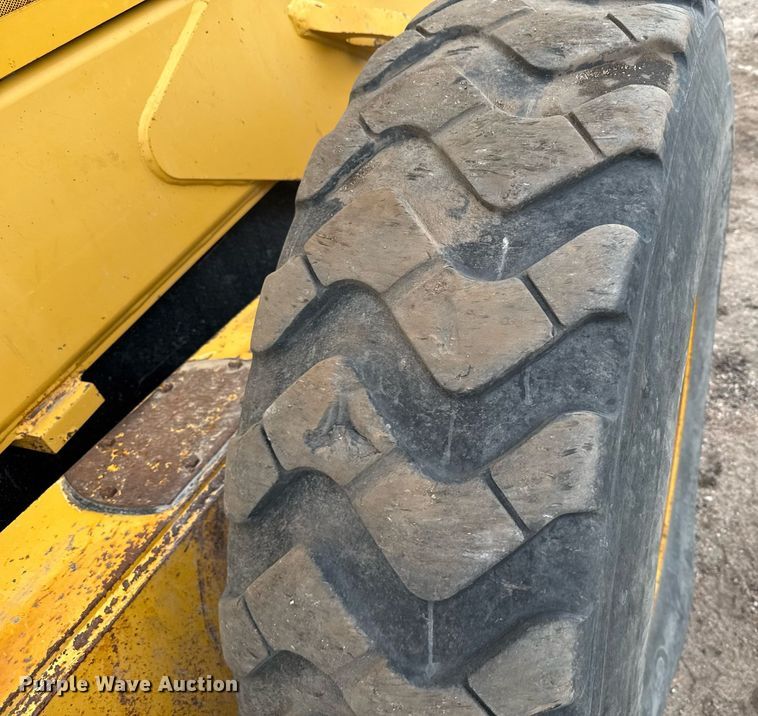 image for item DX3934 2007 John Deere 670D motor grader