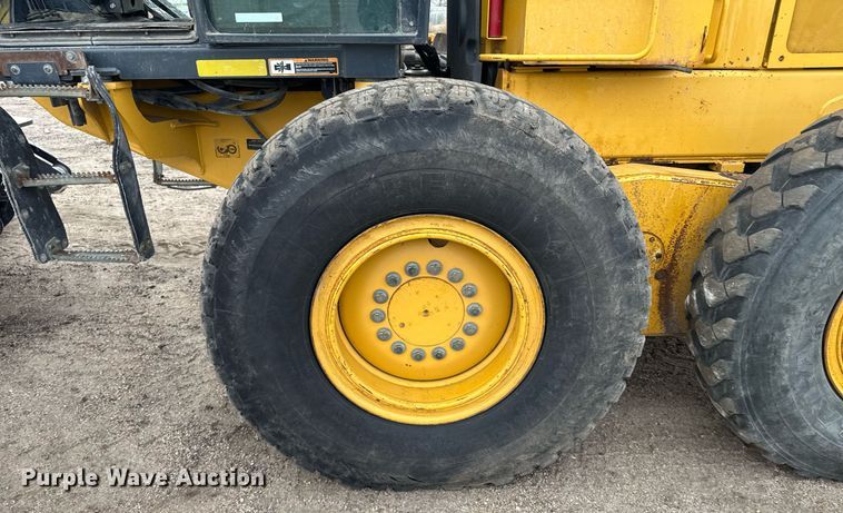 image for item DX3934 2007 John Deere 670D motor grader