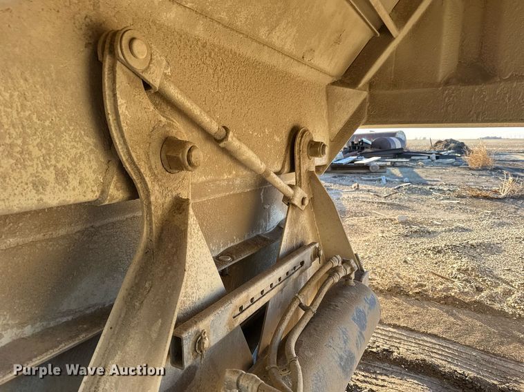 image for item DX3936 2015 Construction Trailer Specialist BDT-40 bottom dump trailer