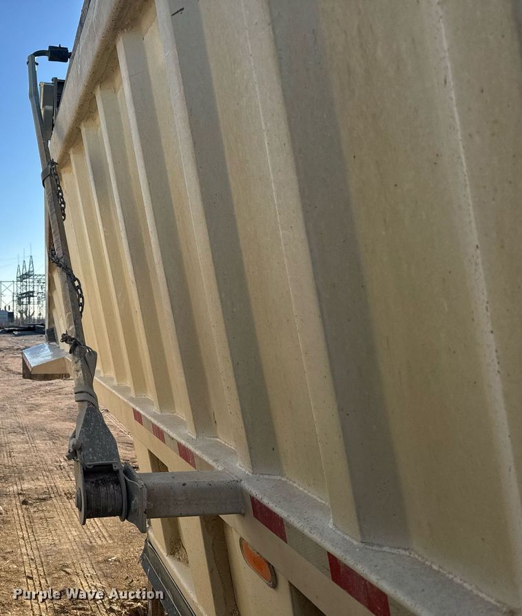 image for item DX3936 2015 Construction Trailer Specialist BDT-40 bottom dump trailer