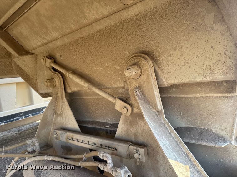 image for item DX3936 2015 Construction Trailer Specialist BDT-40 bottom dump trailer